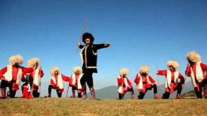 آموزش رقص آذری-رابطه رقص با شرایط منطقه ای و جغرافیایی
