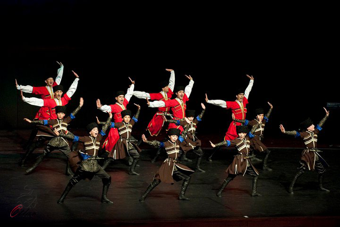 آموزش مجازی رقص آذری گروه هنری اوتلار