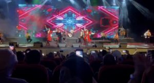 کلیپ جدید کنسرت رحیم شهریاری با اجرای رقص آذری اوتلار در تهران که به سرپرستی استاد علی پورسیفی اجرا شد.